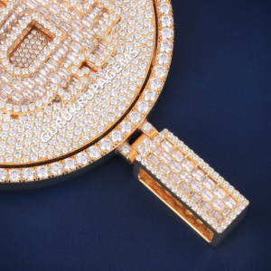 Pendentif glacé rond circulaire breloque Logo personnalisé lettre 925 argent Hip Hop pendentif Moissanite personnalisé - Product Image 3