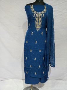 Costumes en soie pour femmes brodés à la main non cousus de créateur moderne Indian Fashion-Forward pour les fêtes de style traditionnel - Product Image 2