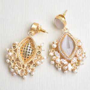 Pendientes Artesanales con Piedras Preciosas, con Gotas de Piedras Preciosas Finas, Recubrimiento en Tono Dorado y Joyería Hecha a Mano de Calidad - Product Image 5