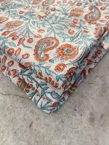 Tissu en coton biologique fait à la main Paisley impression de blocs de style ethnique traditionnel pour la confection de vêtements - Product Image 2