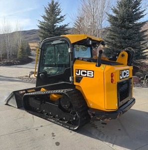 Mini-chargeuse compacte, chargeuse-pelleteuse pour travaux de construction et agricoles, incluant moteur, pompe, roulement, boîte de vitesses 3.4, disponible à la vente. - Product Image 3