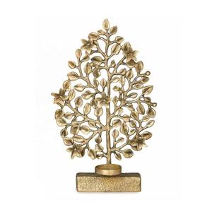 Bel objet de table sculpturale en arbre fini or Accent de luxe unique pour les intérieurs modernes Pièce maîtresse des espaces de bureau - Product Image 1