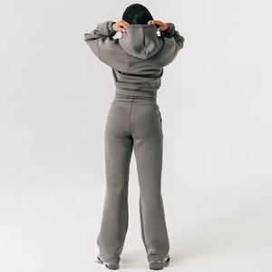 Conjunto Deportivo Personalizado con Logotipo para Mujer, Sudadera Corta con Capucha y Pantalones Deportivos de Pierna Recta, Conjunto de Chándal en Tejido de Felpa - Product Image 2