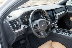 VOLVO S60 T6 AWD INSCRIPTION 2020 D'OCCASION CÔTÉ GAUCHE/DROIT - Product Image 5