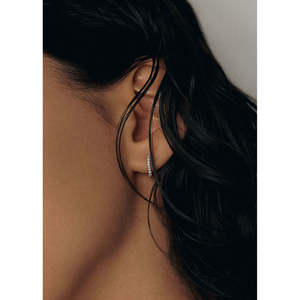 ต่างหูเพชรทรงห่วงแบบ Huggie - Product Image 2
