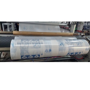 Rollo de película de envoltura elástica de PE de Color blanco de la mejor calidad con logotipo impreso OEM, embalaje de dureza suave, garantía de calidad a prueba de humedad - Product Image 2