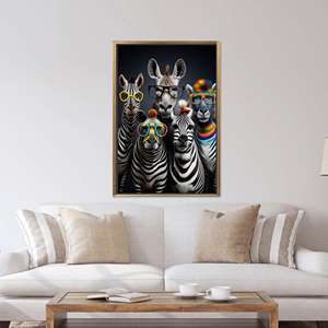 Arte Impreso en Lienzo: Cebros Divertidos con Gafas - Decoración Animal Única, Lienzo con Marco Dorado - Product Image 1