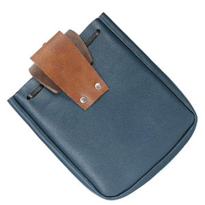 Sac à bandoulière médiéval en cuir pleine fleur avec sangle réglable adapté aux vêtements de style viking et renaissance historique - Product Image 5
