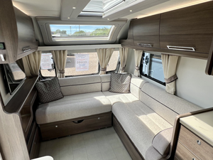 Autocaravana de Lujo Ligera con Diseño Plegable y Moderno con Luces LED para Viajes, Campamentos, Turismo y Vida al Aire Libre - Product Image 6