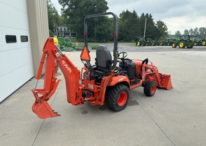 รถแทรกเตอร์ขนาดเล็กคูโบต้า BX23S |   รถแทรกเตอร์ขนาดเล็ก 23 แรงม้า ขับเคลื่อน 4 ล้อ เครื่องยนต์ดีเซล พร้อมที่ตักด้านหน้าและรถขุดด้านหลัง - Product Image 5