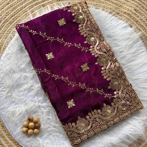Saree traditionnel en soie douce de créateur indien avec un beau travail de broderie pour les mariages et les fêtes - Product Image 1