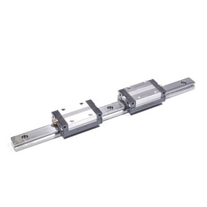 LW18410 - THK SSR15 / SSR 15, 2 X Chariot de guidage + Rail de guidage linéaire L: 270mm - Product Image 1