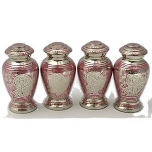 Urnes de crémation de bonne qualité pour les cendres humaines Urne funéraire classique souvenir au prix de gros pour l'exportation depuis l'Inde - Product Image 3