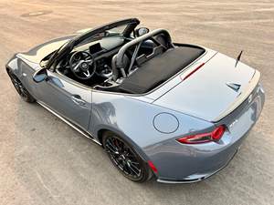 2021 MX-5 Miata Club, Transmisión Manual de 6 Velocidades, Paquete BBS/Brembo/Recaro - Product Image 4