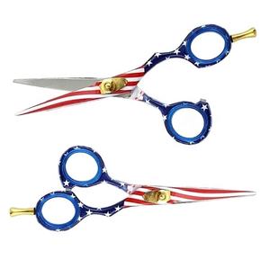 Tijeras de Peluquería Profesionales de Acero Inoxidable con Diseño de Bandera de EE. UU., Tornillo Dorado y Reposa Dedos - Product Image 1