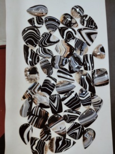 Cabochon d'agate 100% naturel de couleur mélangée, pierre précieuse de haute qualité pour la fabrication de bijoux, pierre précieuse en vrac certifiée par une tierce partie, taille personnalisable - Product Image 3