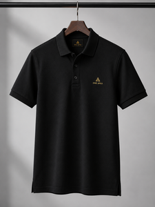 Polo de luxe noir pour homme avec logo brodé or, en piqué de coton premium, idéal pour le golf, fabrication OEM/ODM, vêtements d'entreprise, uniforme, haut de gamme. - Product Image 2