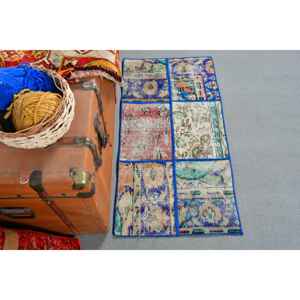 Alfombra Turca Vintage, Alfombra de 1.6x3.3 pies, Alfombra de Lana Abstracta Azul y Roja - Product Image 1