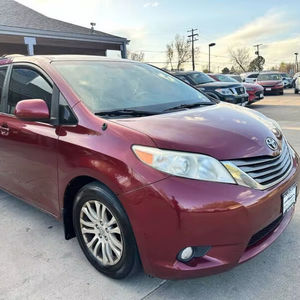 Usado 2013 T * oyota Sienna XLE - Product Image 1