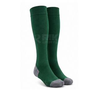 Chaussettes de football sur mesure fabriquées au Pakistan, chaussettes de football sportives avec logo coloré, design personnalisé. - Product Image 3