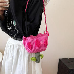 Bolso de hombro cruzado de ganchillo con diseño de tulipán, moderno, portátil, para teléfono móvil, dulce, de capacidad media, hecho a mano con cierre de hebilla. - Product Image 1