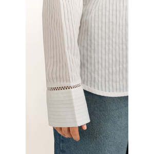 เสื้อเชิ้ตป๊อปลินลำลองทรงเรียบง่าย รุ่น WM-CS-SS25-426 - Product Image 3