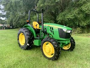 Tracteur chargeur frontal 4x4 d'occasion John Deere 5055E 2021, prêt pour la livraison mondiale, avec un moment de charge élevé pour une production agricole massive - Product Image 5