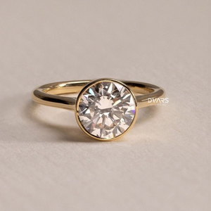 Bague de fiançailles en diamant de laboratoire sertie de lunette ronde élégante personnalisable en or blanc jaune et rose - Product Image 1