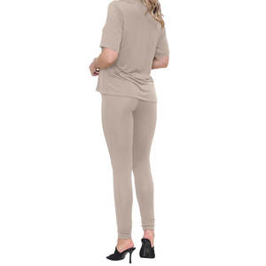 Cómodo gimnasio Activewear Mujeres Top y Legging Set OEM ODM Servicio Tela suave Yoga Gimnasio Trajes Set para damas - Product Image 5