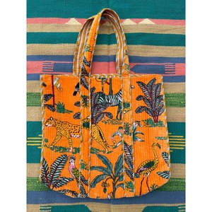 Grand sac fourre-tout réversible matelassé en velours et coton, style bohème, écologique, durable et robuste pour les courses, la plage et les week-ends, couleur Ocre - Product Image 3