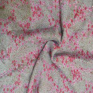 Tela Georgette de seda bordada a mano con estampados - Product Image 2