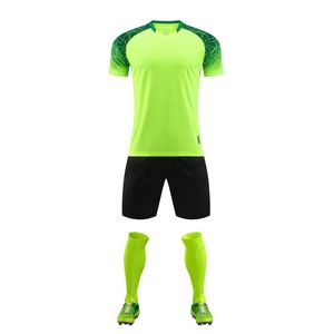 Ensemble d'uniformes de football personnalisés Tissu respirant à séchage rapide, impression du logo de l'équipe disponible - Product Image 6
