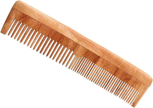 Peine de Madera de Neem Hecho a Mano, Ecológico y Ayurvédico, de Dientes Anchos, Anticaspa y Anticaída del Cabello, por Saniya Handicraft - Product Image 2