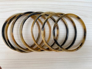 Bracelets en corne de buffle naturelle, fabrication artisanale de bijoux en corne de buffle - Product Image 3