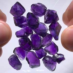 Paquete de Cristales de Amatista Natural de Uruguay, Grado AA, 25 Gramos - Product Image 1