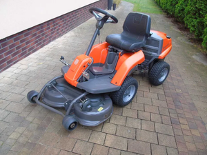 เครื่องตัดหญ้าแบบนั่งขับ Husqvarna Rider R111B รุ่นอุตสาหกรรมประสิทธิภาพสูง - Product Image 2