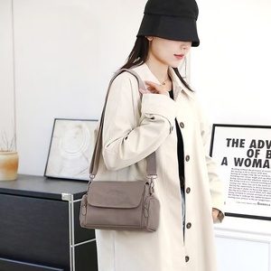 Nuevo Bolso de Hombro/Bandolera de Moda para Mujer, de Nailon, con Cierre de Cremallera y Broche, Compartimentos, Estampados de Animales, Impermeable, Hecho en China - Product Image 1