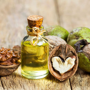 Huile de noix 100% pure biologique pressée à froid, huile de cuisson raffinée, saine, naturelle, de qualité supérieure, pour usage culinaire gastronomique, vente en gros - Product Image 2