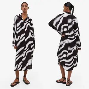 Neuer Trend schwarz weiß Zebra bedruckt Damen langes Midi-Langhemd mit Batwing-Stil Ärmel