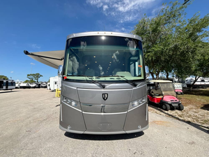 Used 2021 T-h-o-r P-a-l-a-z-z-o 33.6 <b>Trailer</b> - Product Image 5