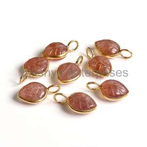 Charmes de pendentif feuille sculptée en quartz fraise rose naturel de haute qualité avec une finition lisse et une conception de sculpture à la main délicate - Product Image 6