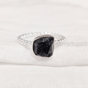 Bague en argent sterling 925 pour femme, pierre brute, tourmaline noire, pierre de naissance d'octobre, bande torsadée, pour fêtes et Noël - Product Image 2