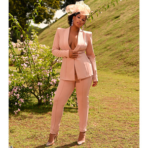 Ensemble blazer et pantalon pour femme en polyester noir uni, col en V profond, manches longues, tenue de bureau formelle, OEM personnalisé - Product Image 6