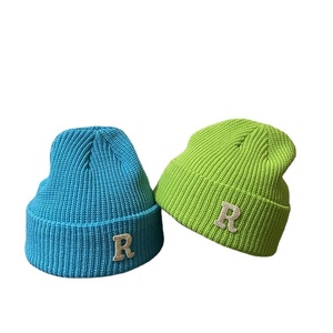 Bonnets en tricot classiques à revers personnalisés de haute qualité 100% acrylique, broderie tendance, bonnet en jacquard brodé - Product Image 6