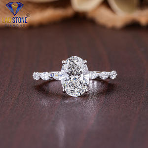 Lab-Stone 3.63 TDW Bague en or blanc avec diamants taille ovale et marquise Élégance classique Couleur EF-VS - Product Image 1
