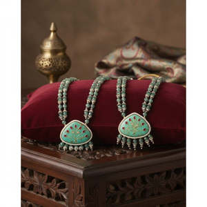 Colliers de perles de cristal Mala japonais et pendentifs Jaal en turquoise Tribal Tales - Product Image 3