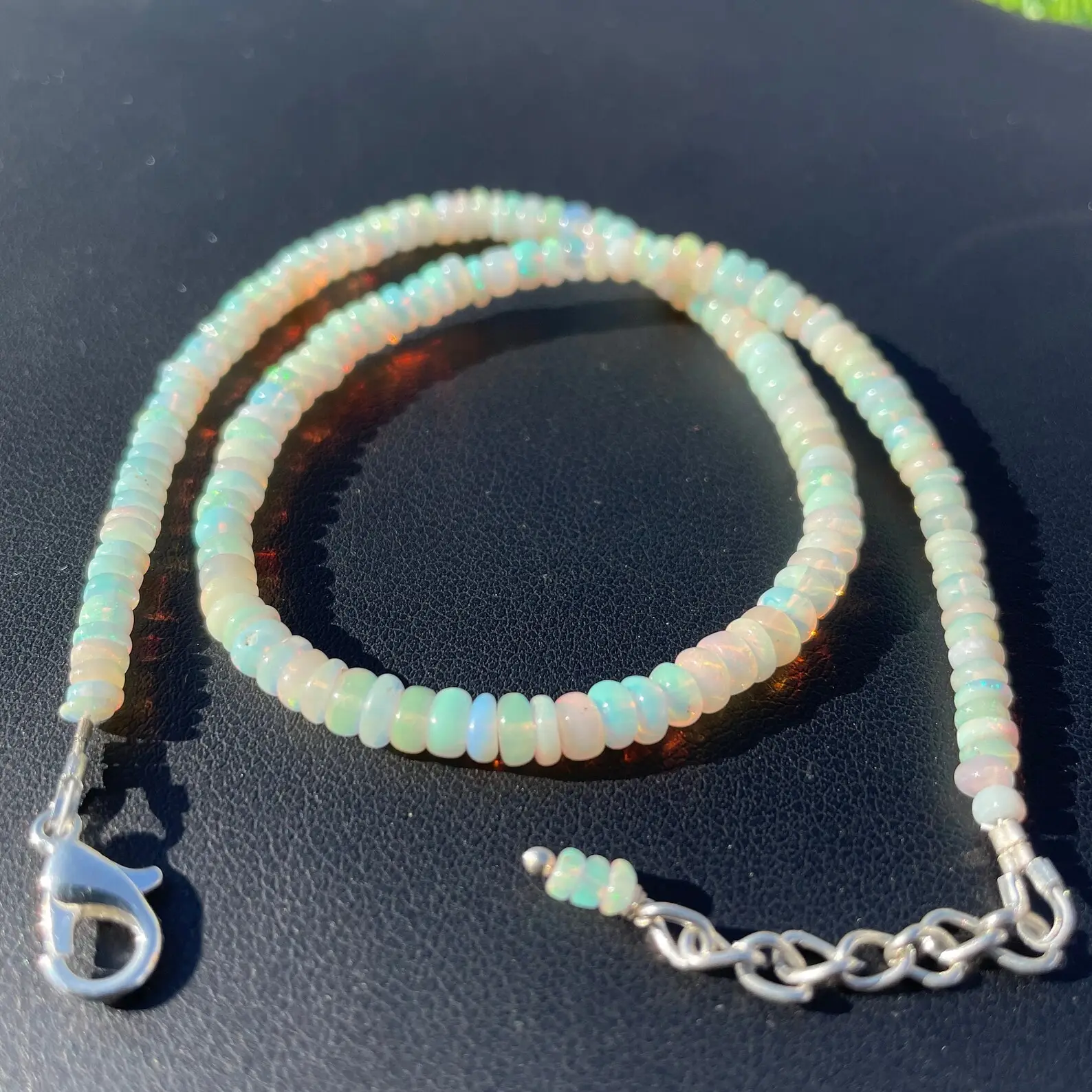 Natürlicher weißer äthiopischer Opal glatte Multi-Feuerperlen natürlicher äthiopischer Opal-Perlen-Halsband