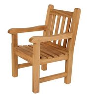 Luxueuse chaise en bois d'inspiration vintage avec construction durable et vernis antique pour un usage domestique classique