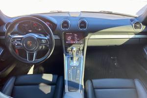 Porsche 718 Cayman d'occasion propre, modèle 2018 - Product Image 3