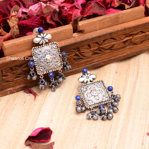 Boucles d'oreilles longues Jhumka tribales en argent oxydé, bijoux ethniques anciens faits à la main pour femmes, pour mariage et fête traditionnels - Product Image 6